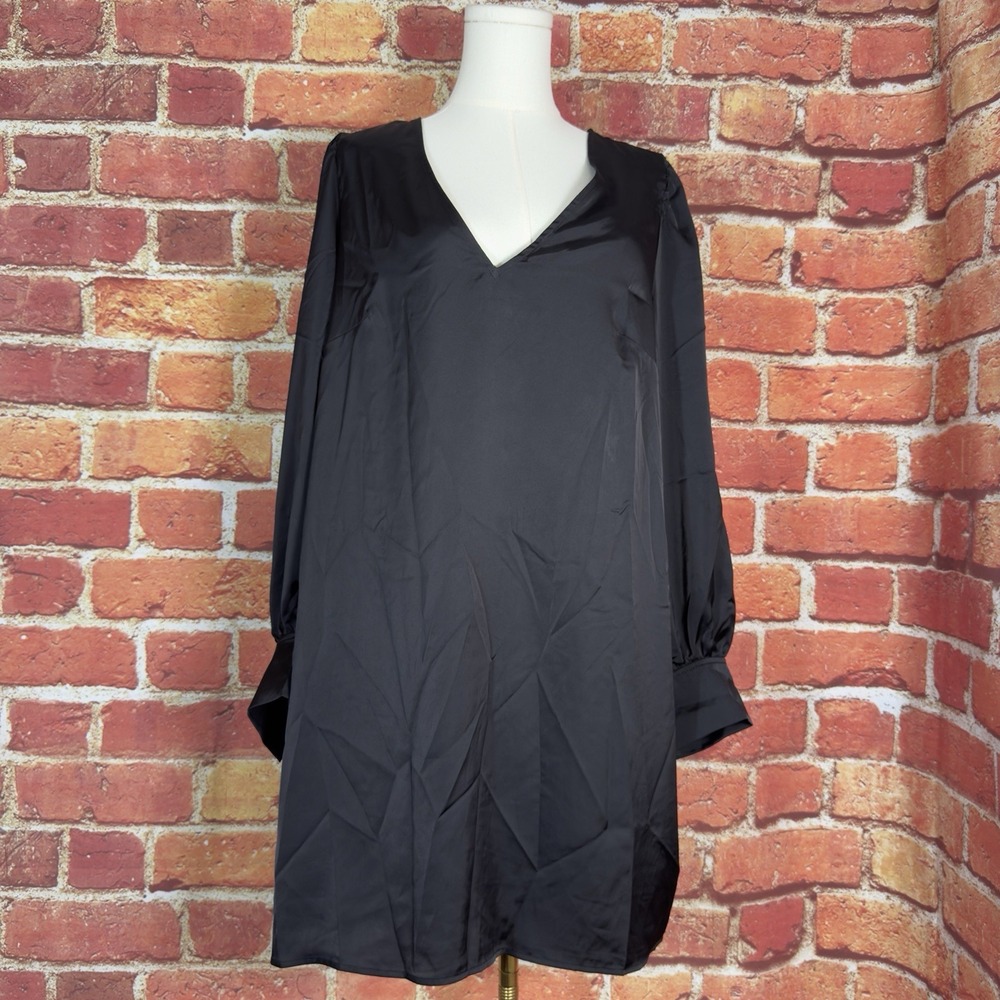 H & M Shirt Dress Women's Size Large Black Tunic V Neck Above The Knee EUC Flowy